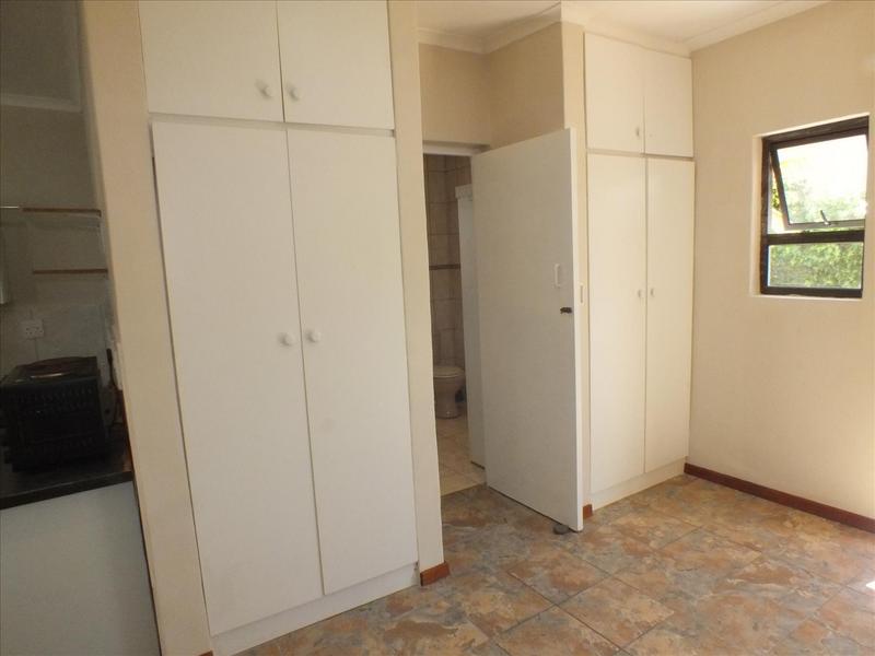 To Let 1 Bedroom Property for Rent in La Rochelle Western Cape
